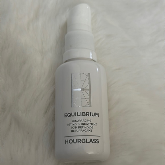 Hourglass Retinol BNWT - Picture 2 of 3